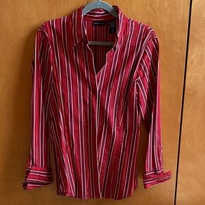 NY & Co Ladies Red Striped Button-Front Shirt w French cuffs & shimmery thread.